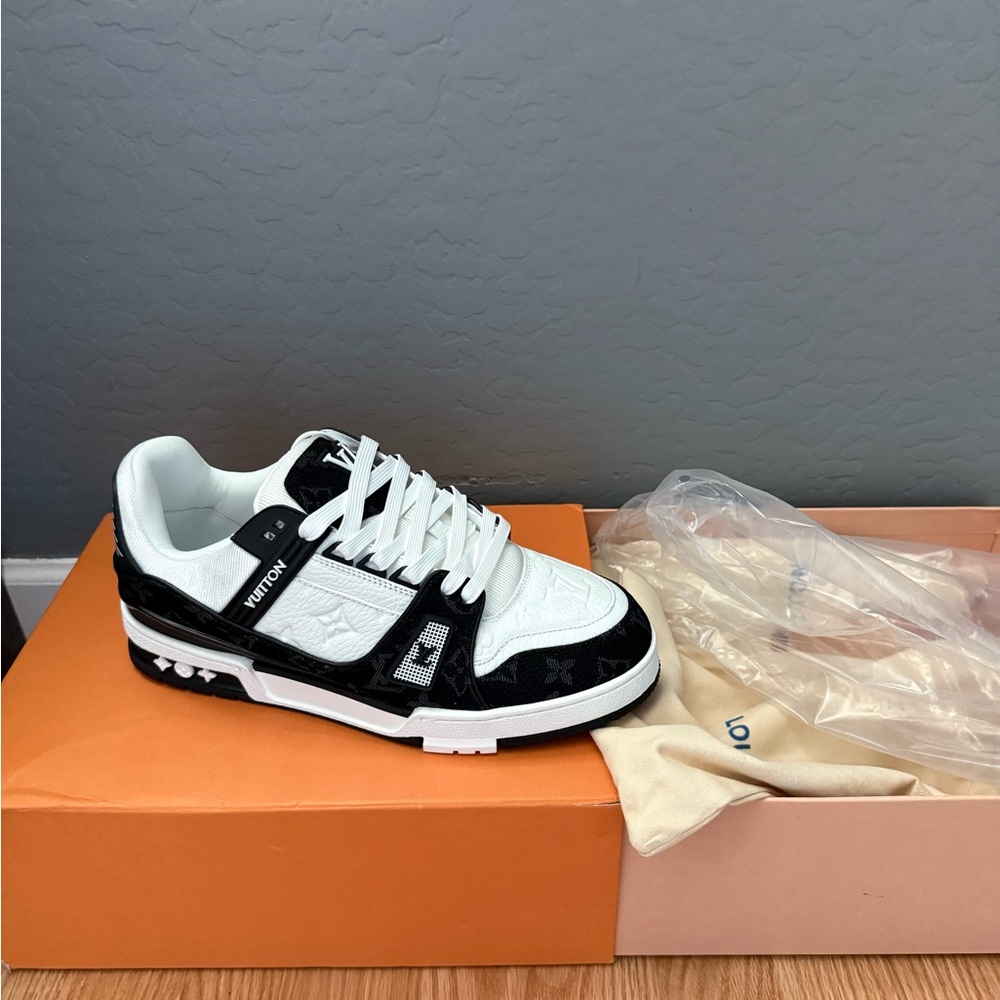 Louis Vuitton Black and White Sneakers - Picture 2 of 4